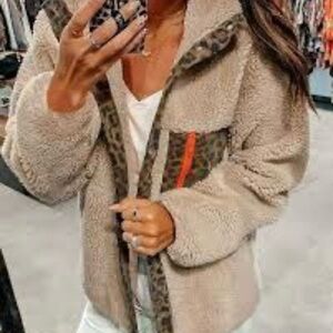 Olivaceous Beige Teddy Jacket with Leopard Accents